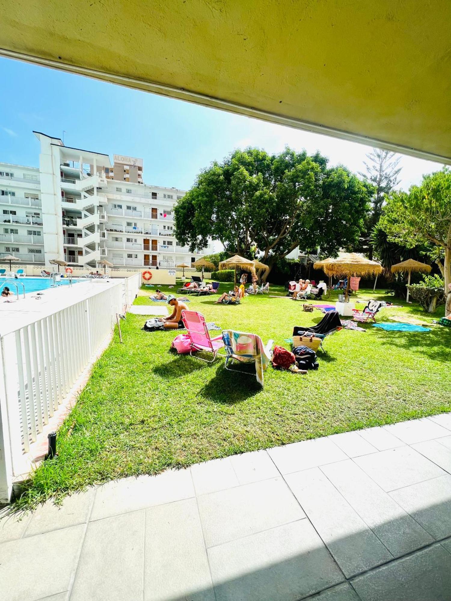 Апартаменти Torremolinos Carihuela Nucleo Cristal Екстер'єр фото