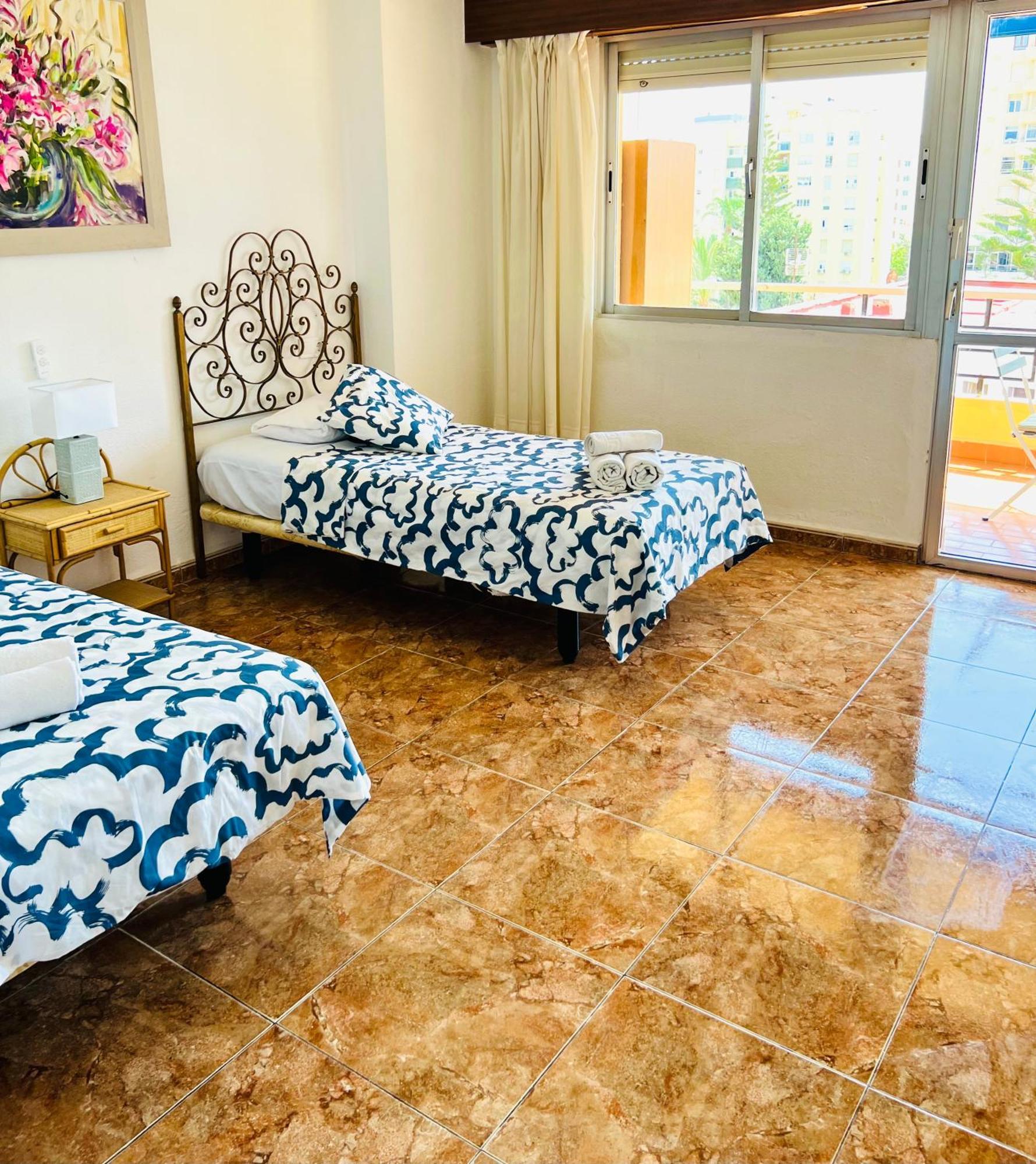 Апартаменти Torremolinos Carihuela Nucleo Cristal Екстер'єр фото
